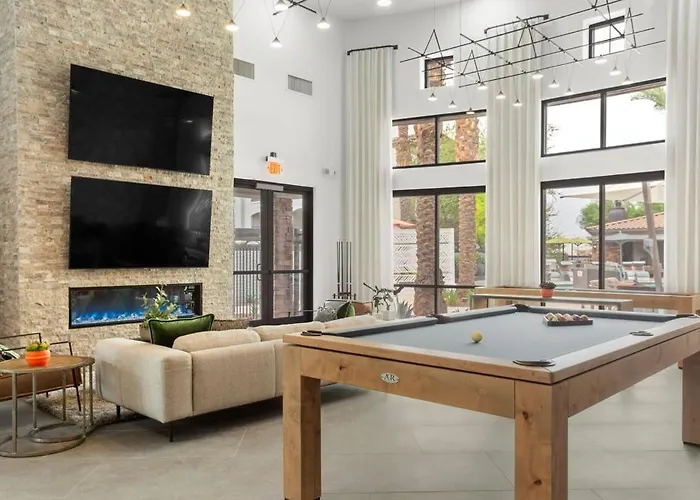 Cozysuites By The Stadium With Pool 13 Apartment *