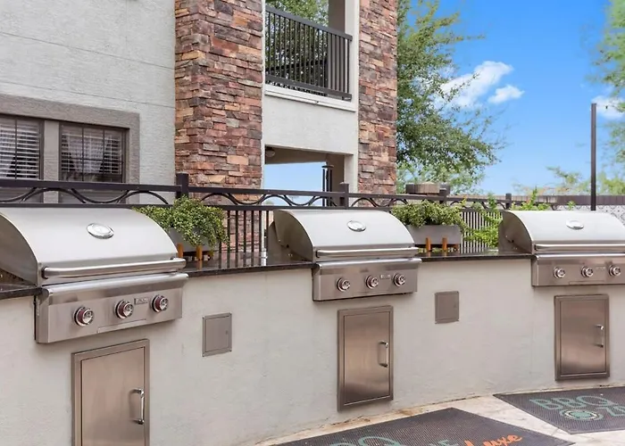 Cozysuites By The Stadium With Pool 13 Apartment *