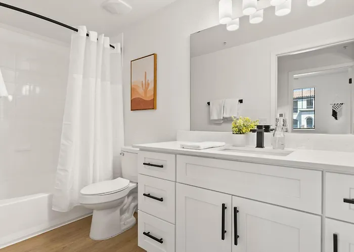 Apartment Cozysuites By The Stadium With Pool 13 *