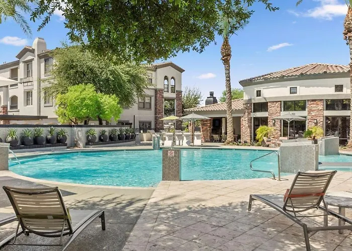 Cozysuites By The Stadium With Pool 13