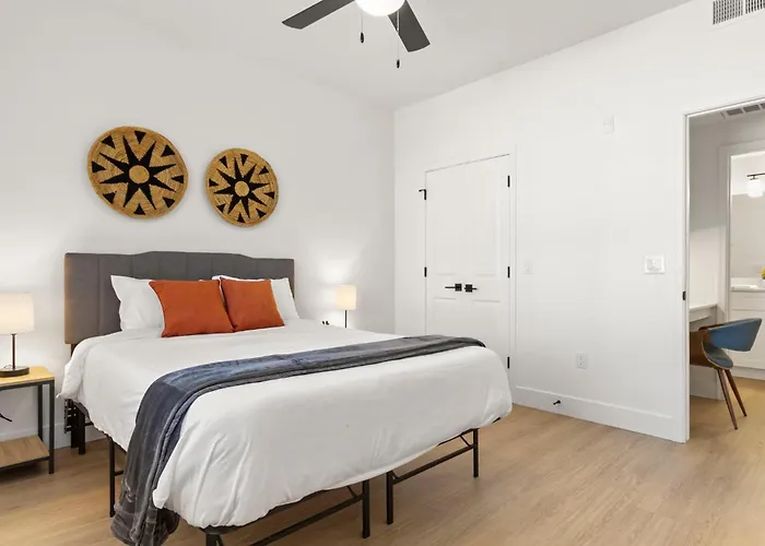 Cozysuites By The Stadium With Pool 13